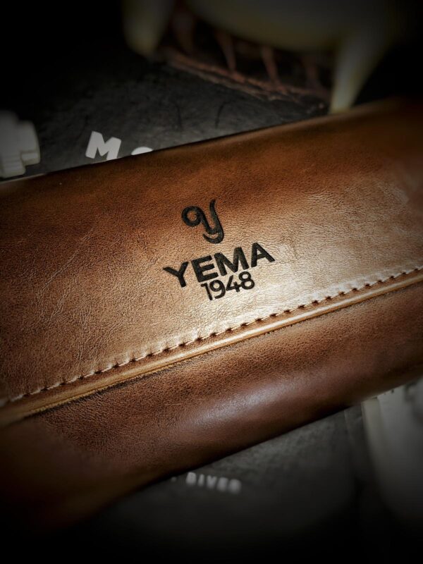 Étui YEMA